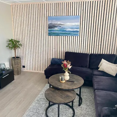 Winter Cosiness With Fireplace, Sauna And Hot Tub! Vakantiehuis Tønsberg