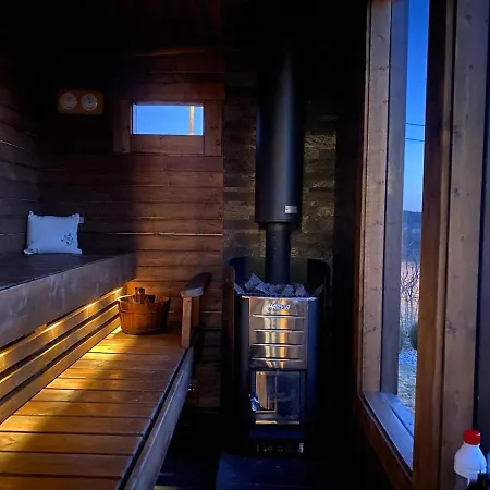 Winter Cosiness With Fireplace, Sauna And Hot Tub!