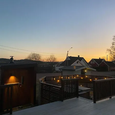 Winter Cosiness With Fireplace, Sauna And Hot Tub! Tønsberg