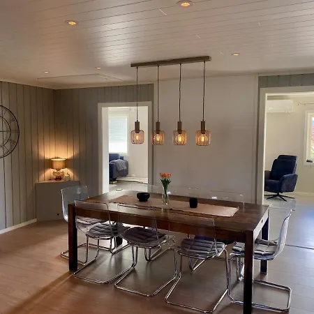 Vakantiehuis Winter Cosiness With Fireplace, Sauna And Hot Tub! Tønsberg