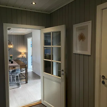 Vakantiehuis Winter Cosiness With Fireplace, Sauna And Hot Tub!